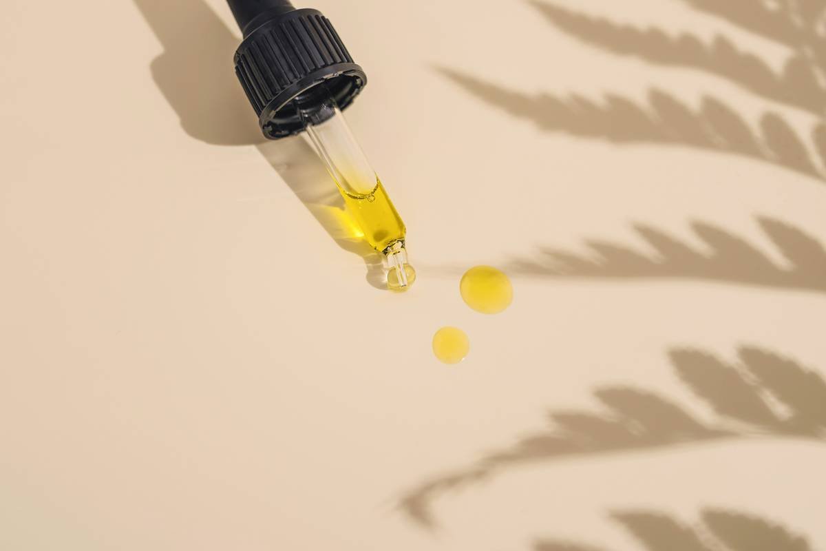 Why Your Skin is Begging for a Moisturizing Balm with Oils (And How to Use It Right)