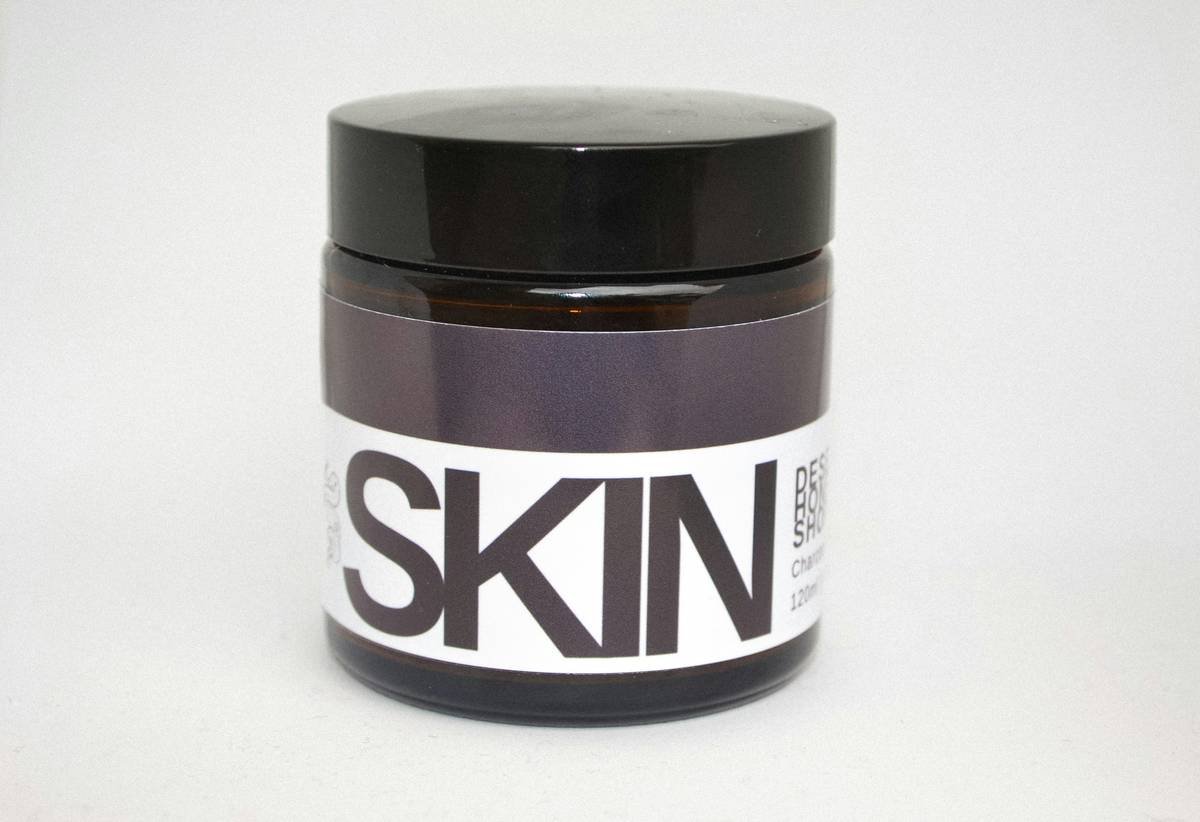 Hydrating Protective Balm: Your Skin’s Invisible Armor Against Environmental Assault